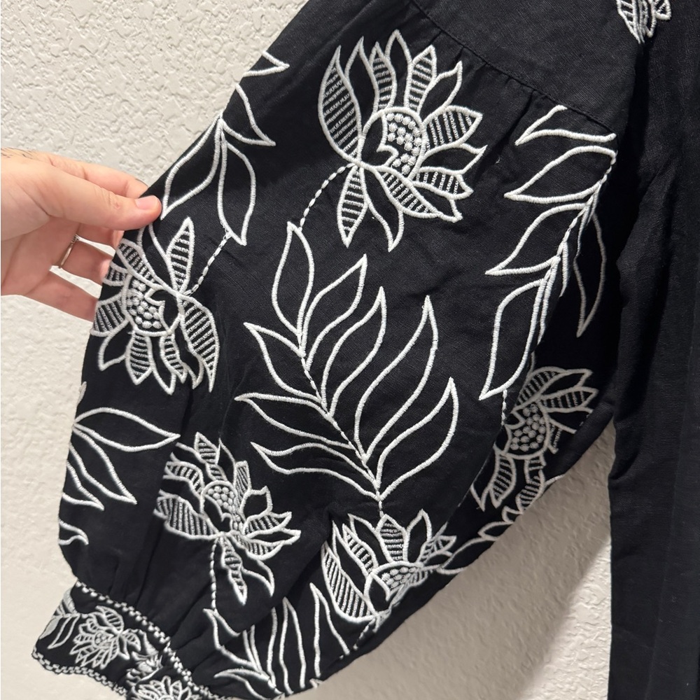 Chico’s Black Embroidered Linen Jacket Blouse Topper Size 2 (L) NWT - Picture 6 of 12